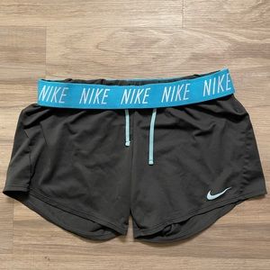 Nike drifit shorts small